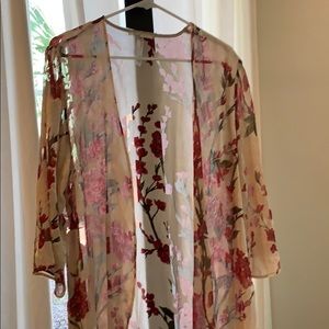 Floreat crushed velvet burnout kimono.